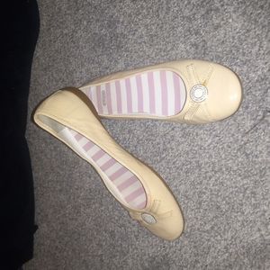 Coach Collins cream crinkle pattern ballet flat size 7.5